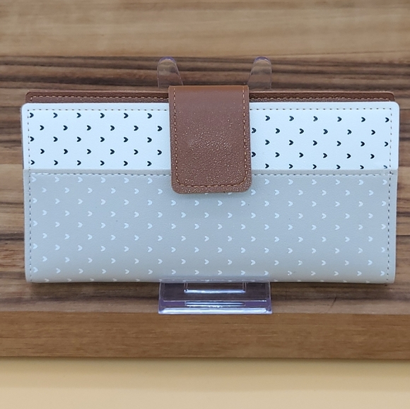 🩷 3/$15 Cute Women's Wallet with a Heart Pattern in White & Brown, NWOT - Picture 1 of 5
